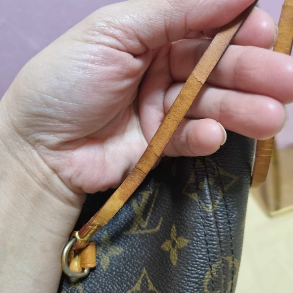 Authentic Neverfull MM - Picture 12 of 15